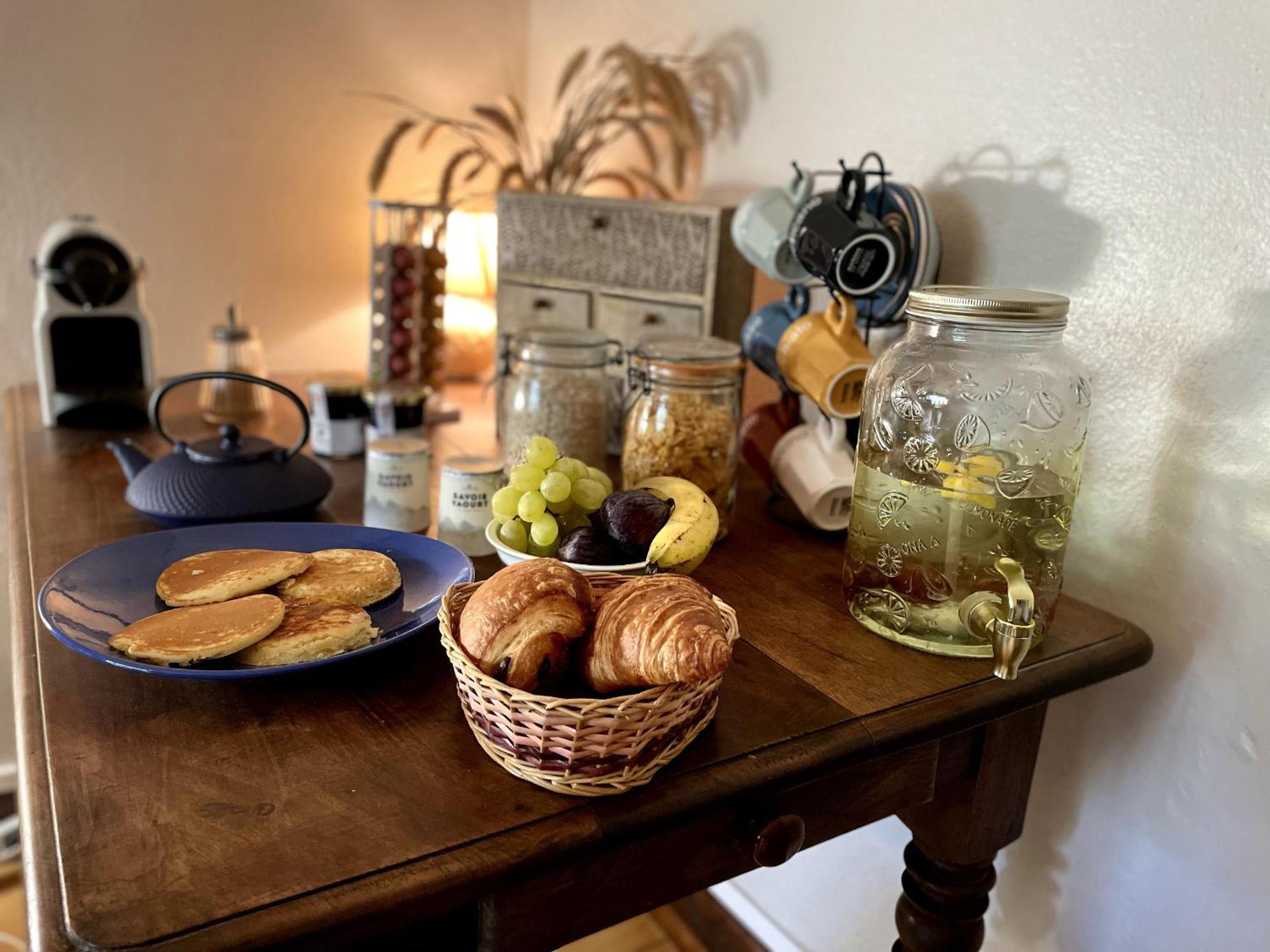 Chambres D'Hotes Avec Entree Privative Au Calme Dans Maison De Village Saint-Jorioz Zewnętrze zdjęcie